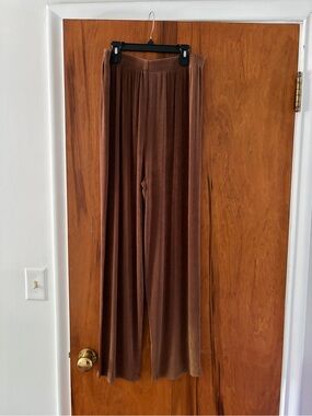Wide-Leg Velvet Pants in Brown